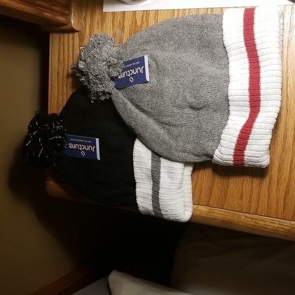 (2) H&M WINTER HATS